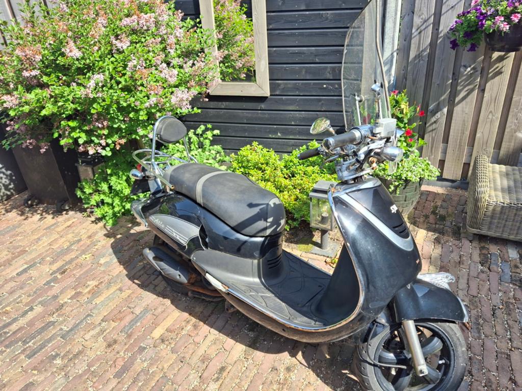 SYM Allo Scooter - Zwart, Gebruikt, Opknapper, Ophalen, Gebruikt, Allo, Benzine