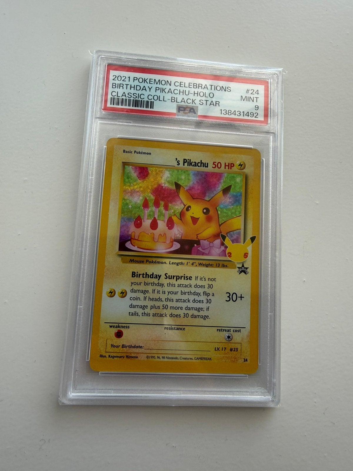 Pokemon Celebrations Birthday Pikachu Holo PSA9, Hobby en Vrije tijd, Verzamelkaartspellen | Pokémon, Ophalen of Verzenden, Zo goed als nieuw