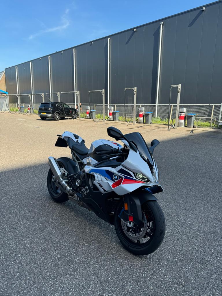 BMW S1000RR - Zo goed als nieuw! Volledig dealer onderhouden, Occasion, Handvatverwarming, 4 cilinders, Motorrijbewijs A