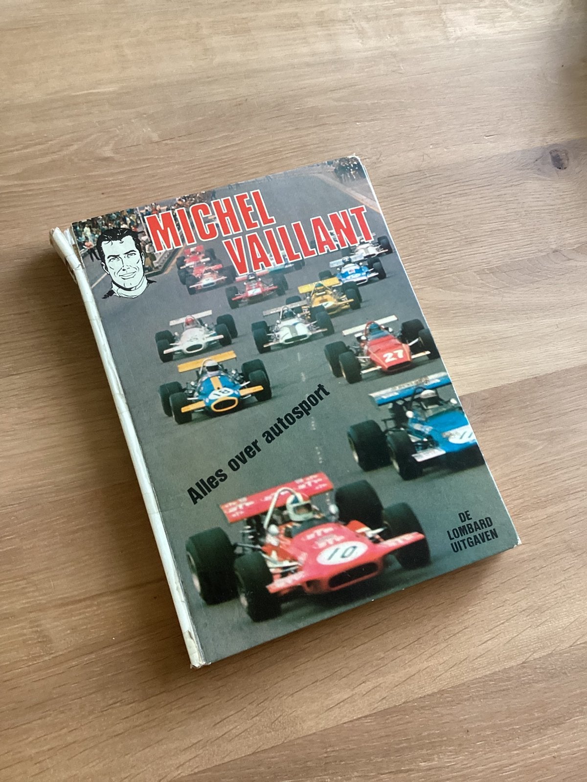 STRIP - Michel Vaillant „Alles over Autosport”, Eén stripboek, Ophalen of Verzenden, Gelezen