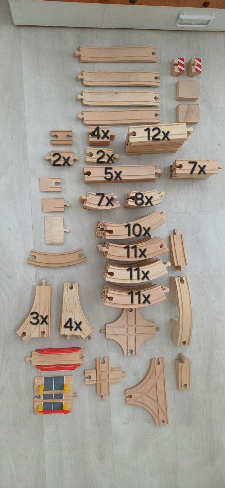 +100-delig houten treinbaan met veel accessoires, Ophalen, Gebruikt