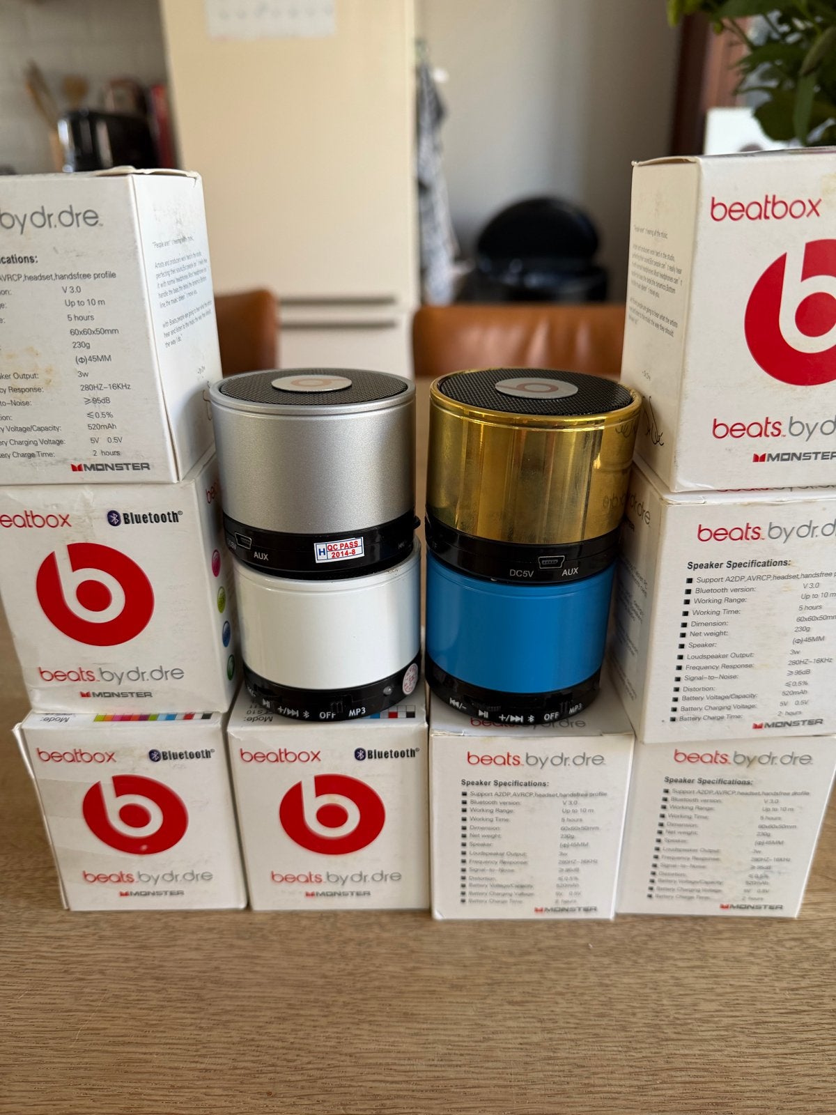 set van 8 geluidboxjes, Beatsby Dr. Dre Beatbox, Zo goed als nieuw, Draagbare speaker, Bluetooth, Minder dan 60 watt