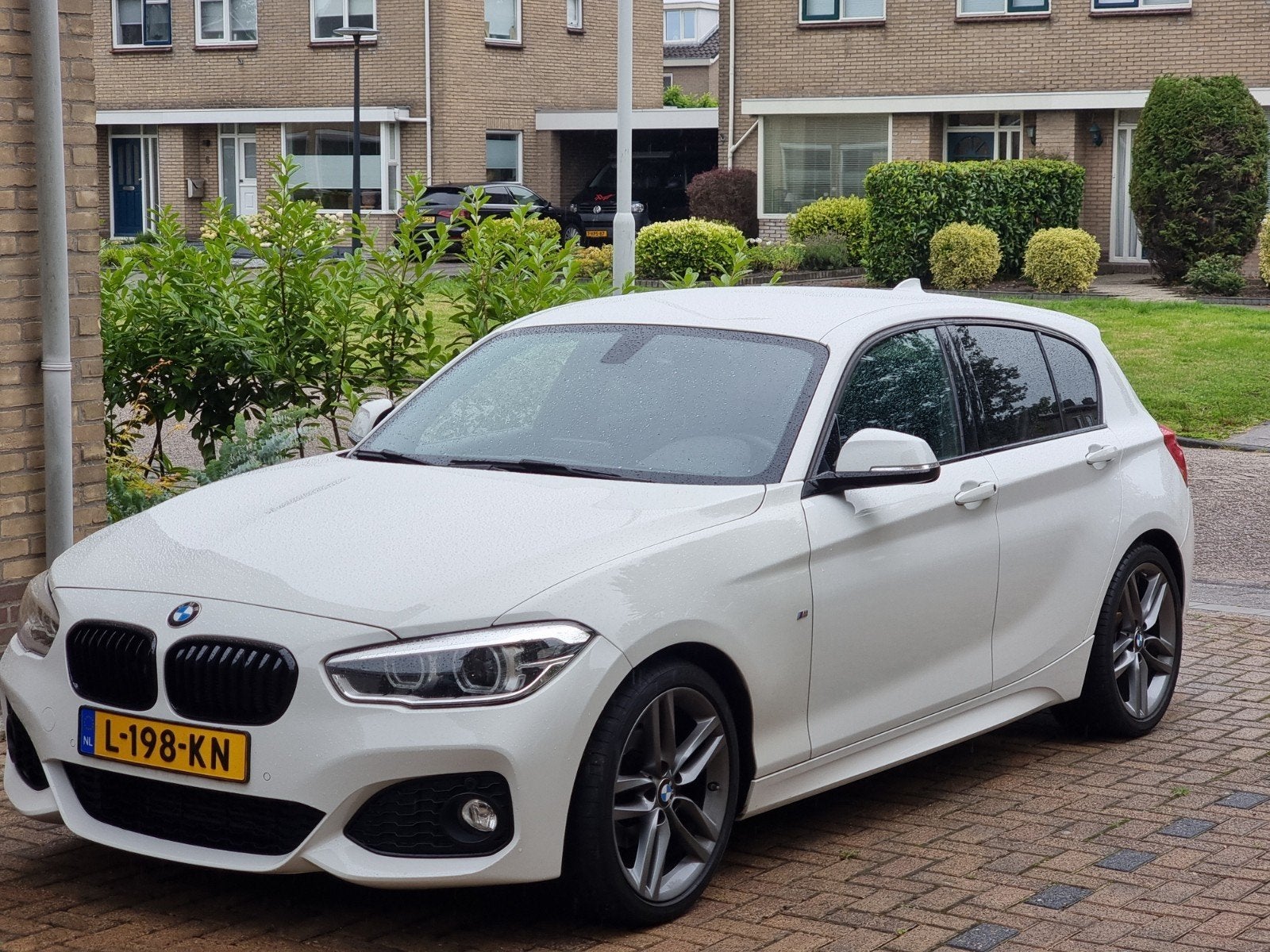 BMW 1-Serie 118i 136pk Aut 2016 Wit, Auto's, Alcantara, Wit, 650 kg, 19 km/l
