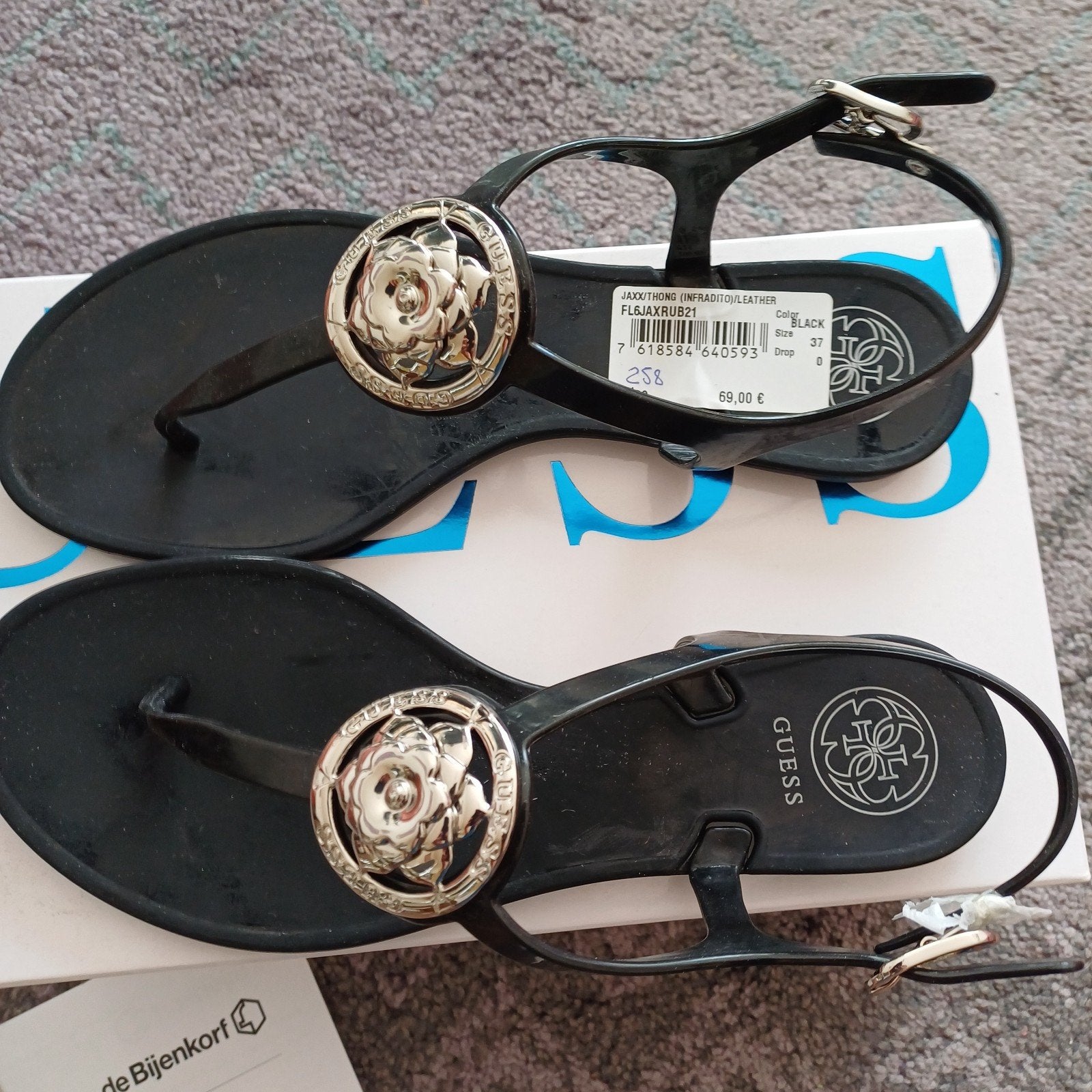 Guess zomer slippers maat 37. Kleur zwart, Ophalen of Verzenden, Nieuw, Zwart