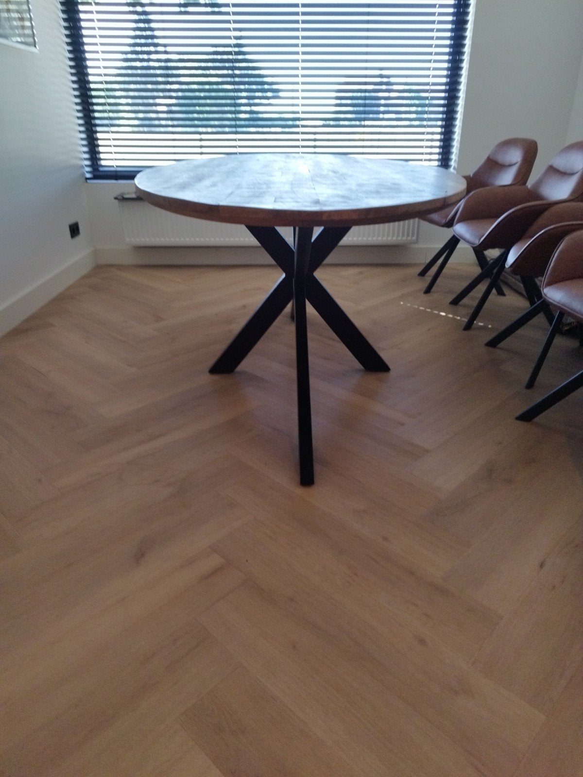 Ovale mangohouten eettafel - 1 jaar oud, goede staat, Ophalen, 100 tot 150 cm, Zo goed als nieuw, Ovaal