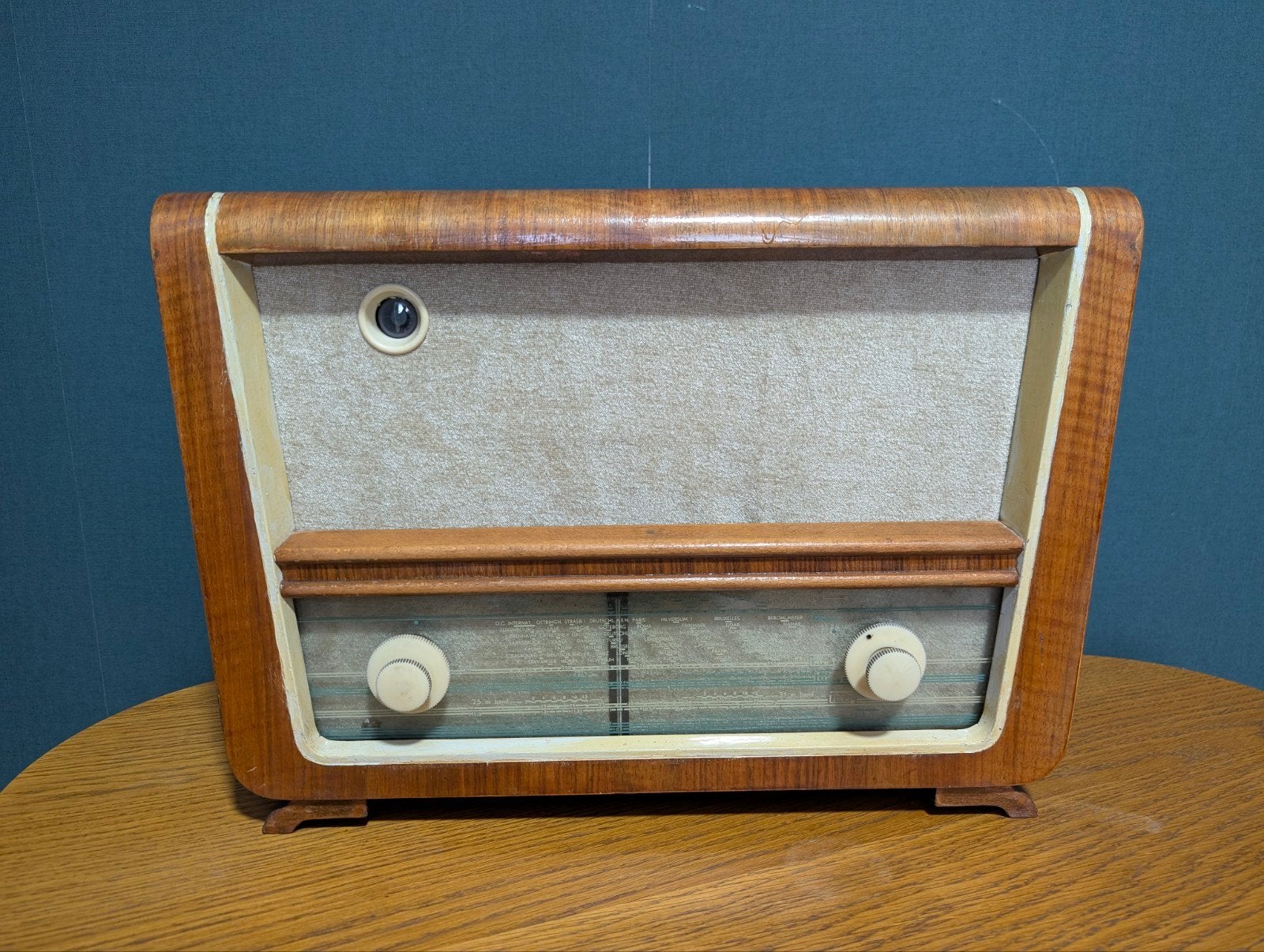 Vintage Philips buizenradio - Werkt waarschijnlijk, Antiek en Kunst, Curiosa en Brocante, Ophalen