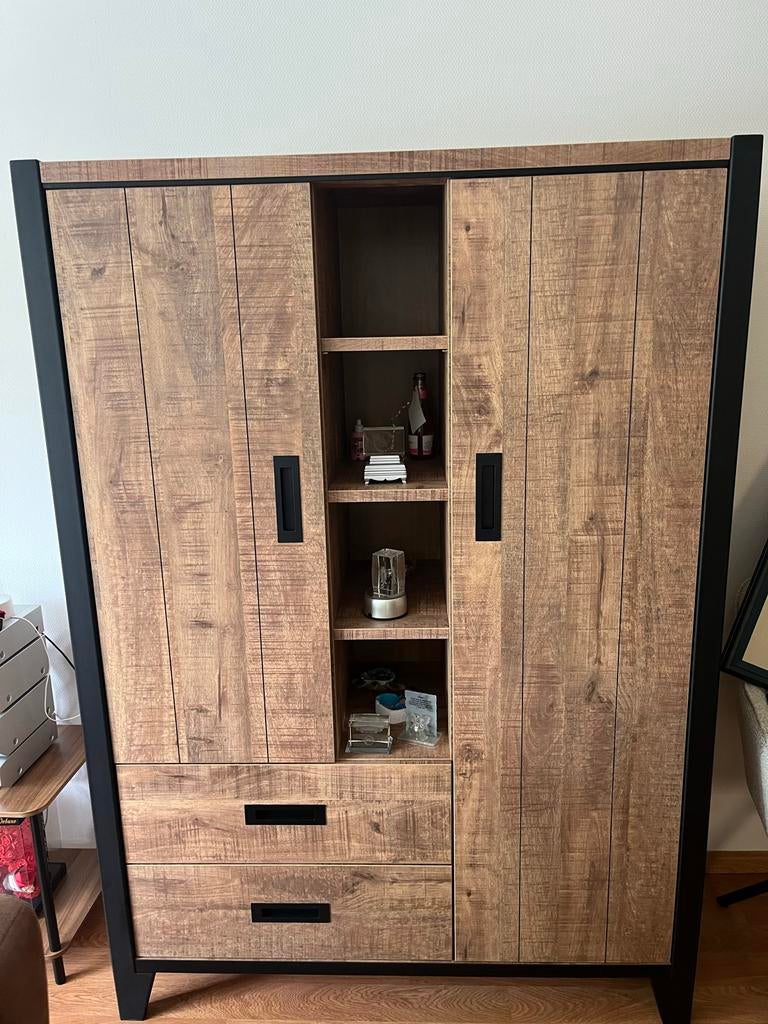 Stijlvolle Kast met Opbergruimte, Huis en Inrichting, Kasten | Buffetkasten, Ophalen, Nieuw, 150 tot 200 cm, 25 tot 50 cm