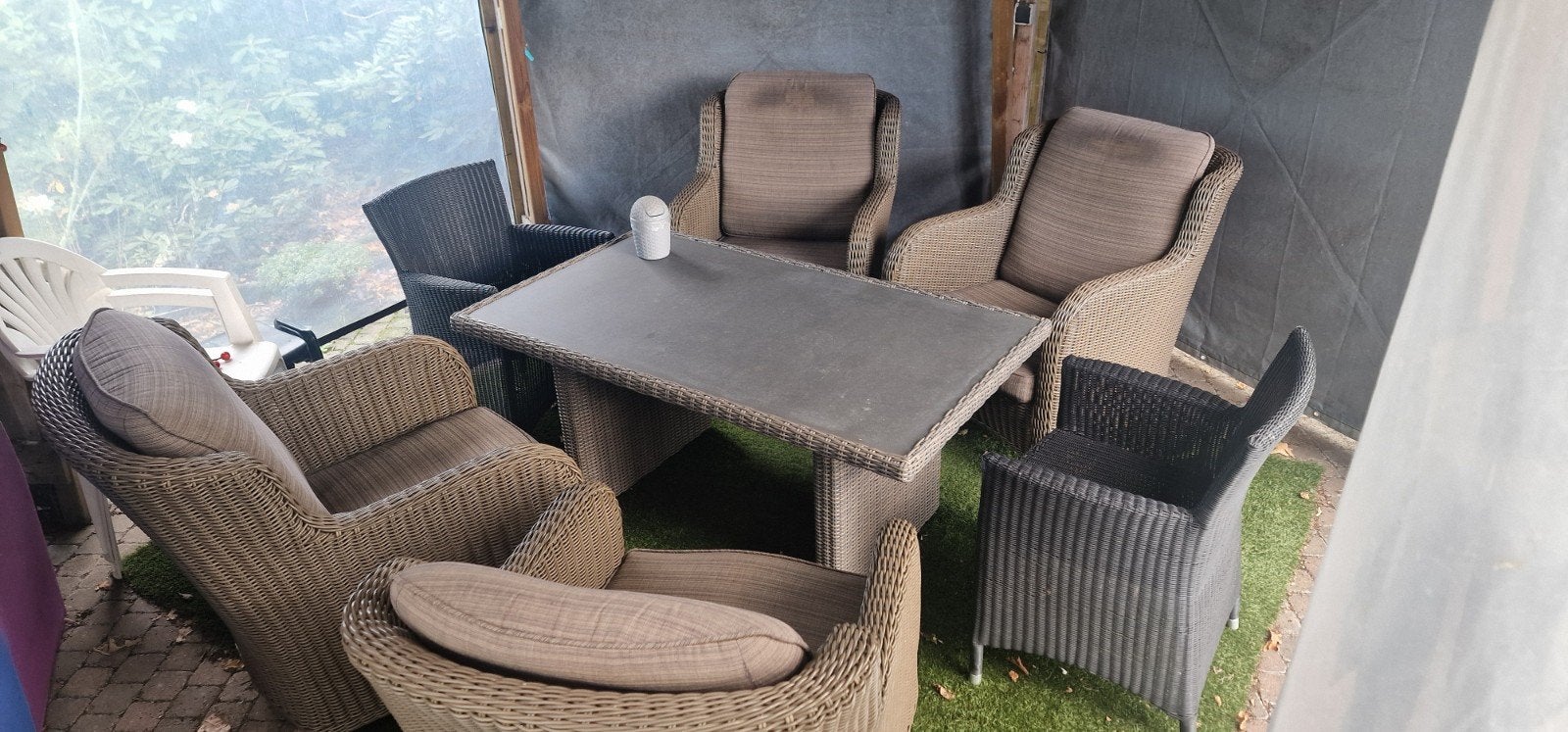 Tuinset Bois Le Duc: Tafel (1.45x0.85m) met 4 stoelen, Tuin en Terras, Ophalen, 4 zitplaatsen, Gebruikt, Wicker