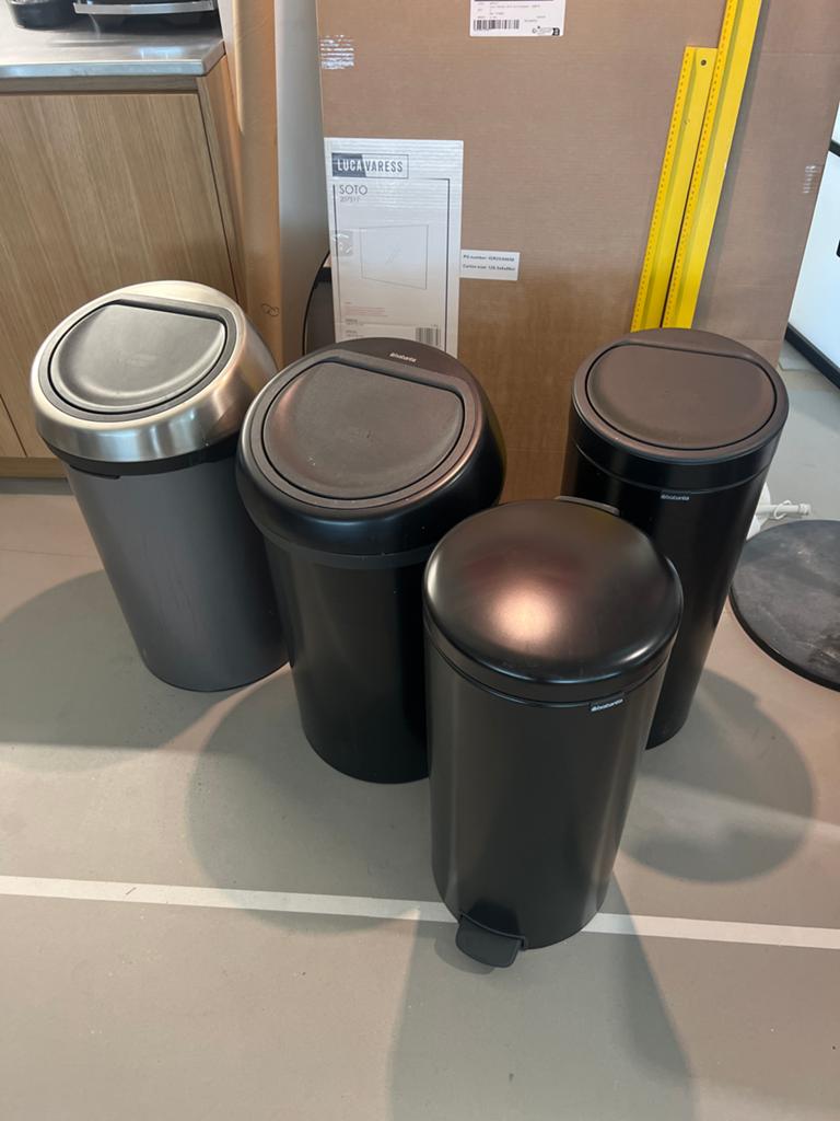 Diverse Brabantia prullenbakken moet snel weg Alleen ophalen, Ophalen, Gebruikt, Met pedaal, 50 tot 75 cm