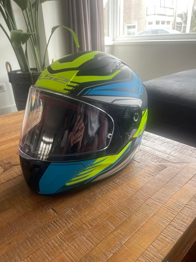 LS2 karthelm, Sport en Fitness, Karting, Zo goed als nieuw, Helm of Handschoenen, Ophalen