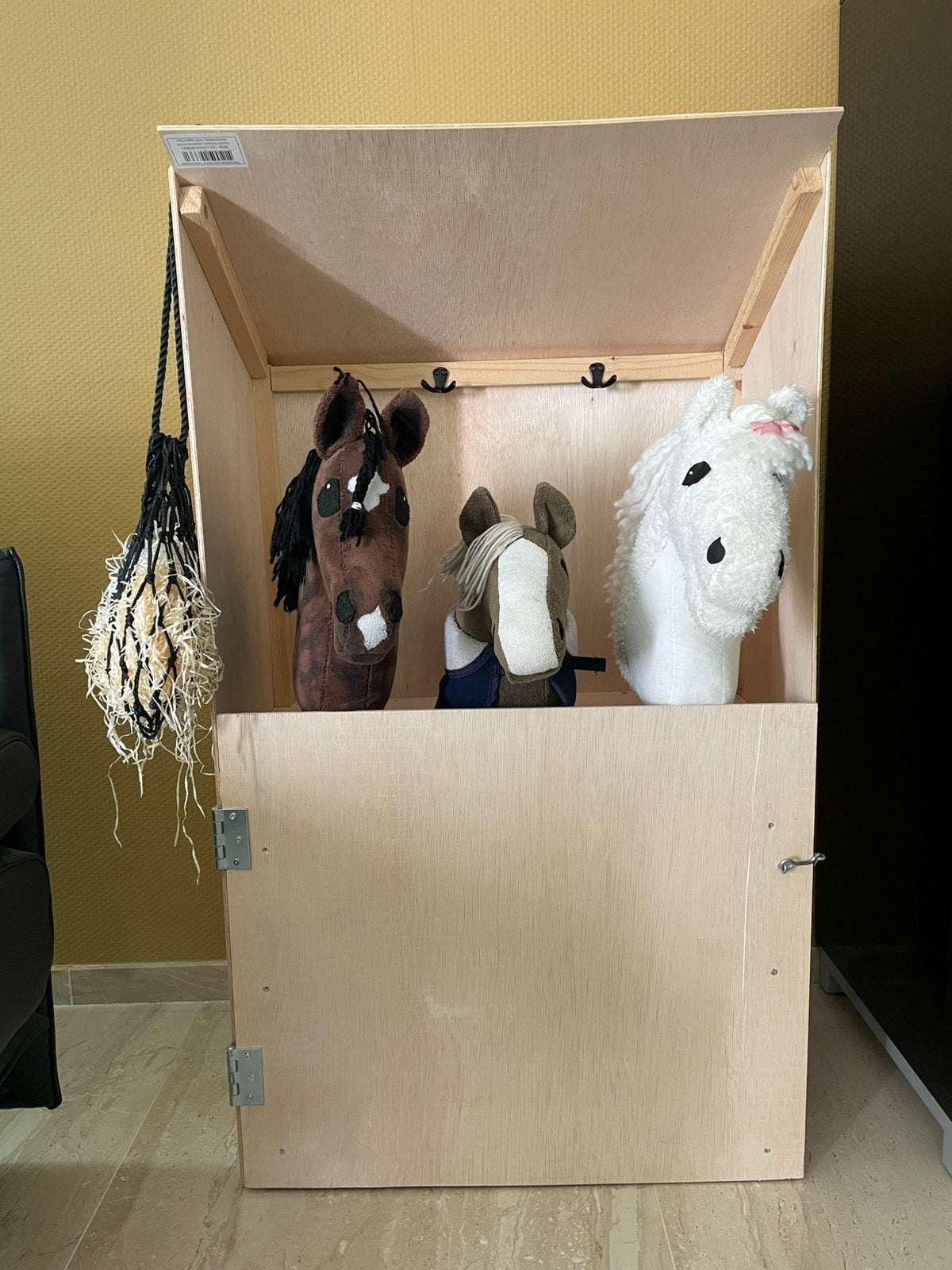 Stal voor hobbyhorse - stokpaarden, Ophalen, Gebruikt