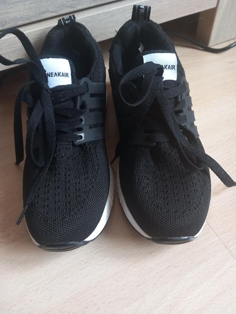 Sneakers SneakAIR, Kleding | Dames, Schoenen, Zo goed als nieuw, Sneakers of Gympen, Zwart, Ophalen of Verzenden