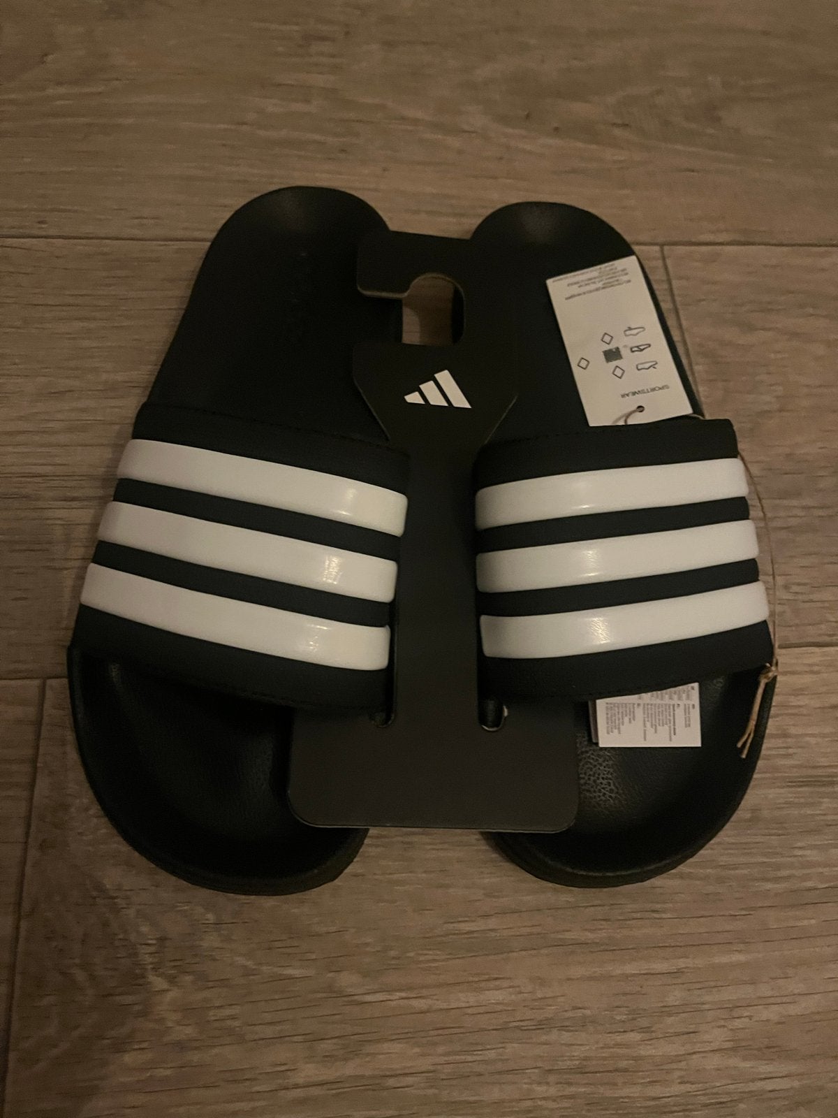 Nieuwe Adidas slippers maat 43, Ophalen of Verzenden, Nieuw, Zwart, Slippers