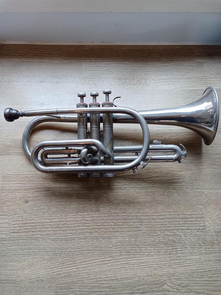 Trompet  schenkelaar, Muziek en Instrumenten, Ophalen of Verzenden, Gebruikt, Bes-trompet