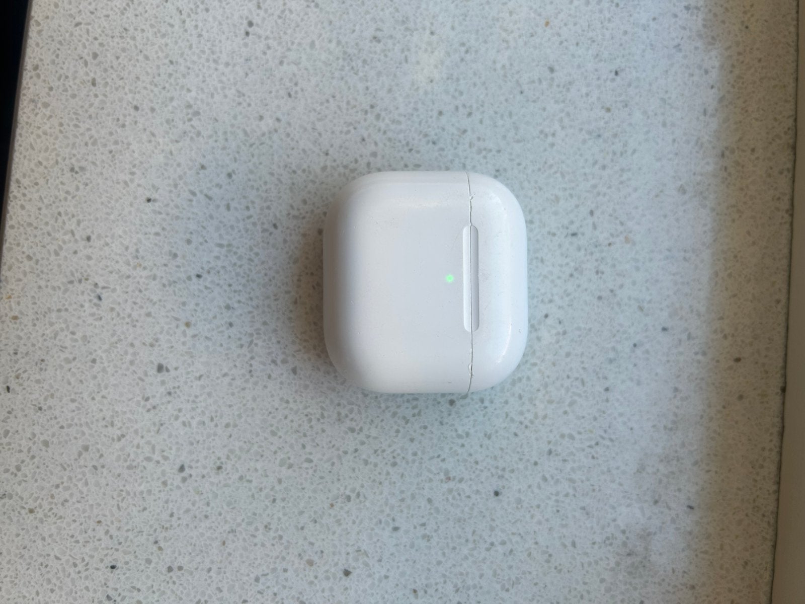 Oplaadcase voor AirPods 4, In gehoorgang (in-ear), Ophalen of Verzenden, Zo goed als nieuw, Apple