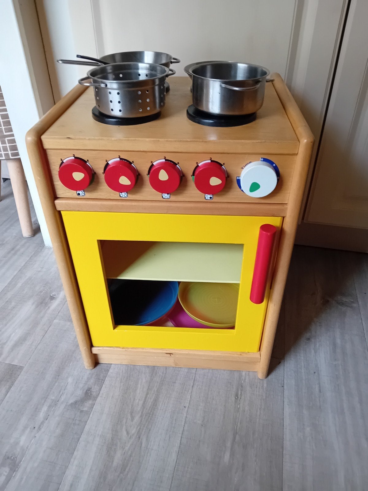 Leuk degelijk houten keukentje met spulletjes erbij, Kinderen en Baby's, Speelgoed | Speelkeukens, Ophalen of Verzenden, Gebruikt