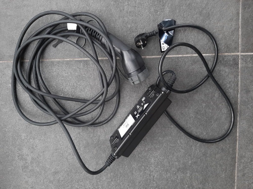 Mobiele thuislader Chargecord 220V 2200W, Auto diversen, Laadpalen, Ophalen of Verzenden, Zo goed als nieuw, Laadkabel