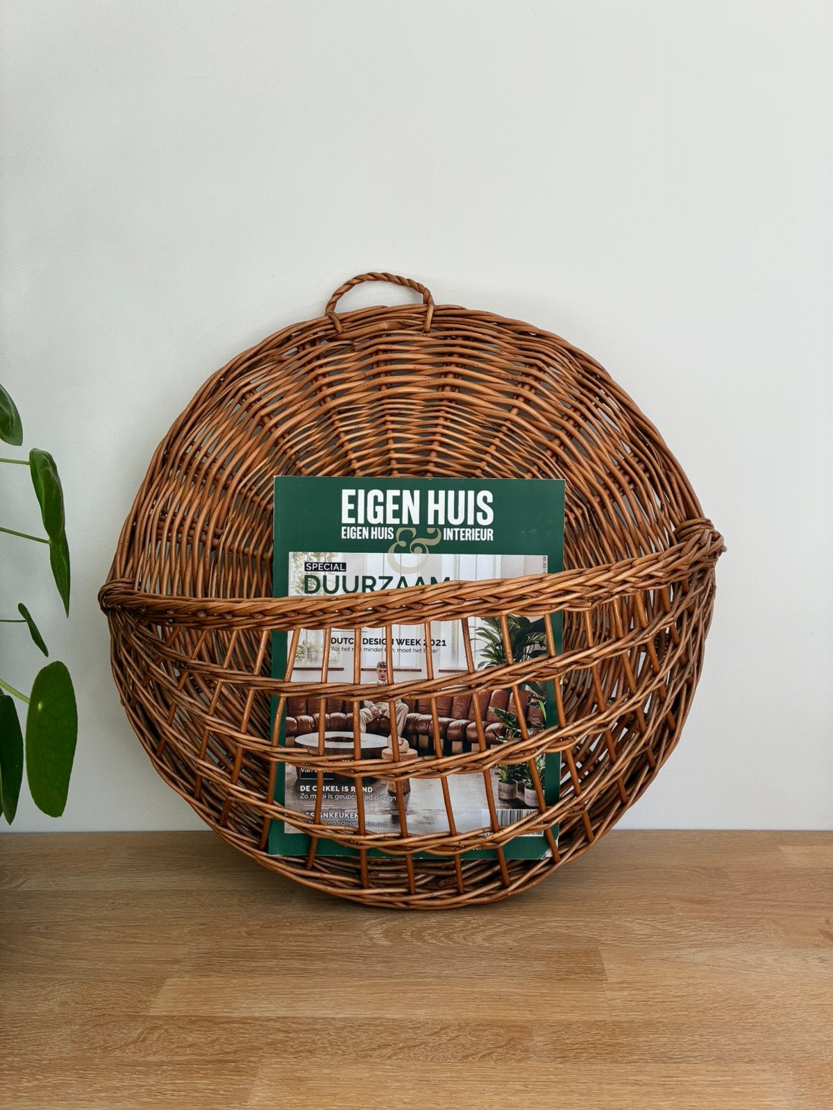Mand rotan lectuurmand plantenhanger vintage, Ophalen of Verzenden, Zo goed als nieuw, Rond, Riet