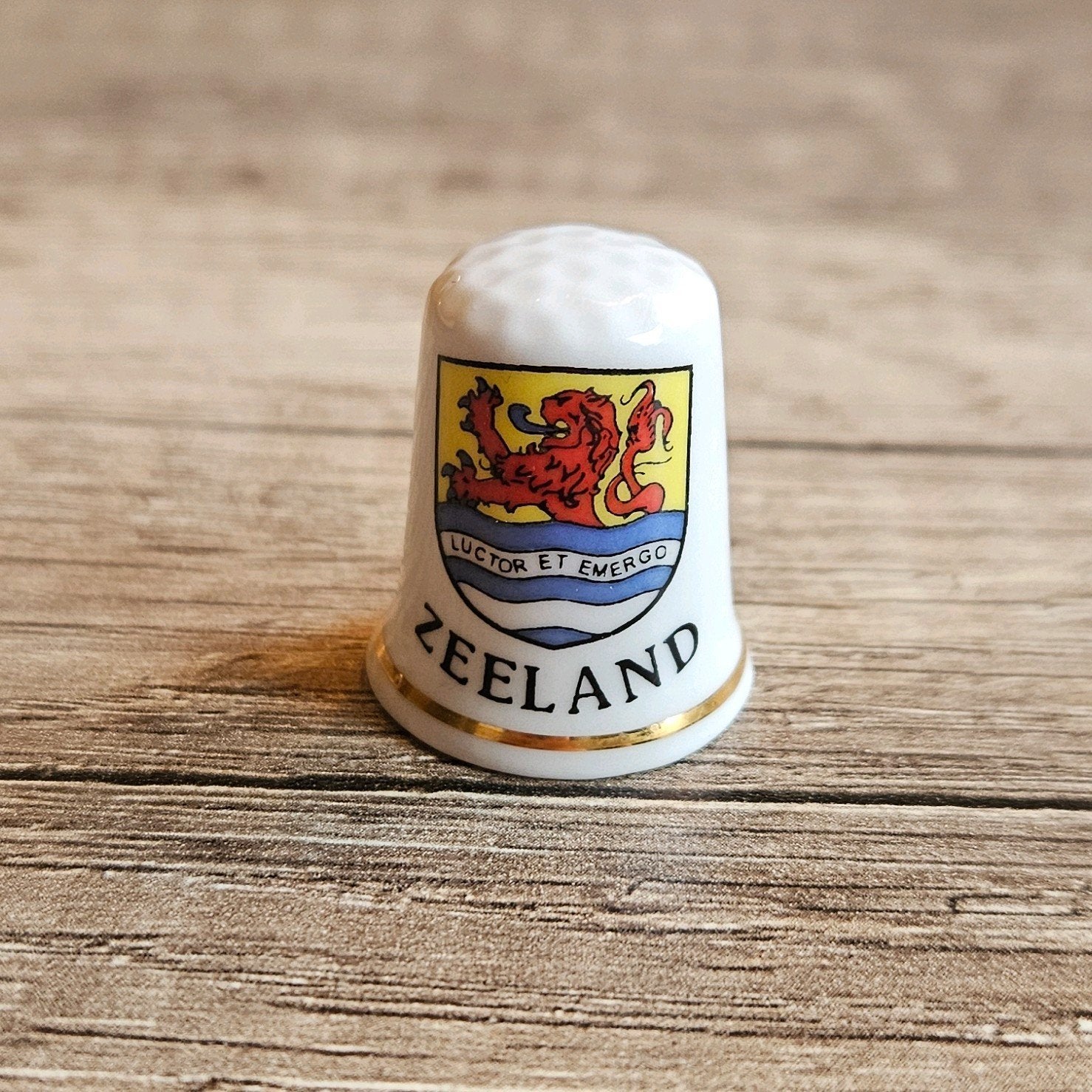 vingerhoedjes verzamelen - Zeeland - vingerhoed, Ophalen of Verzenden, Zo goed als nieuw, Porselein, Nederland