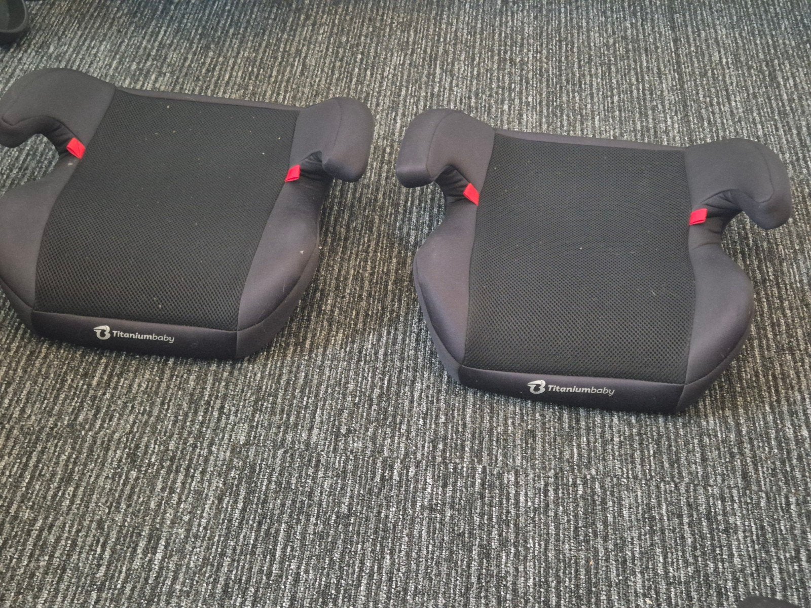 2 keer Titaniumbaby zitverhoger Isofix groep 3 22-36kg, 15 t/m 36 kg, Zo goed als nieuw, Isofix, Ophalen