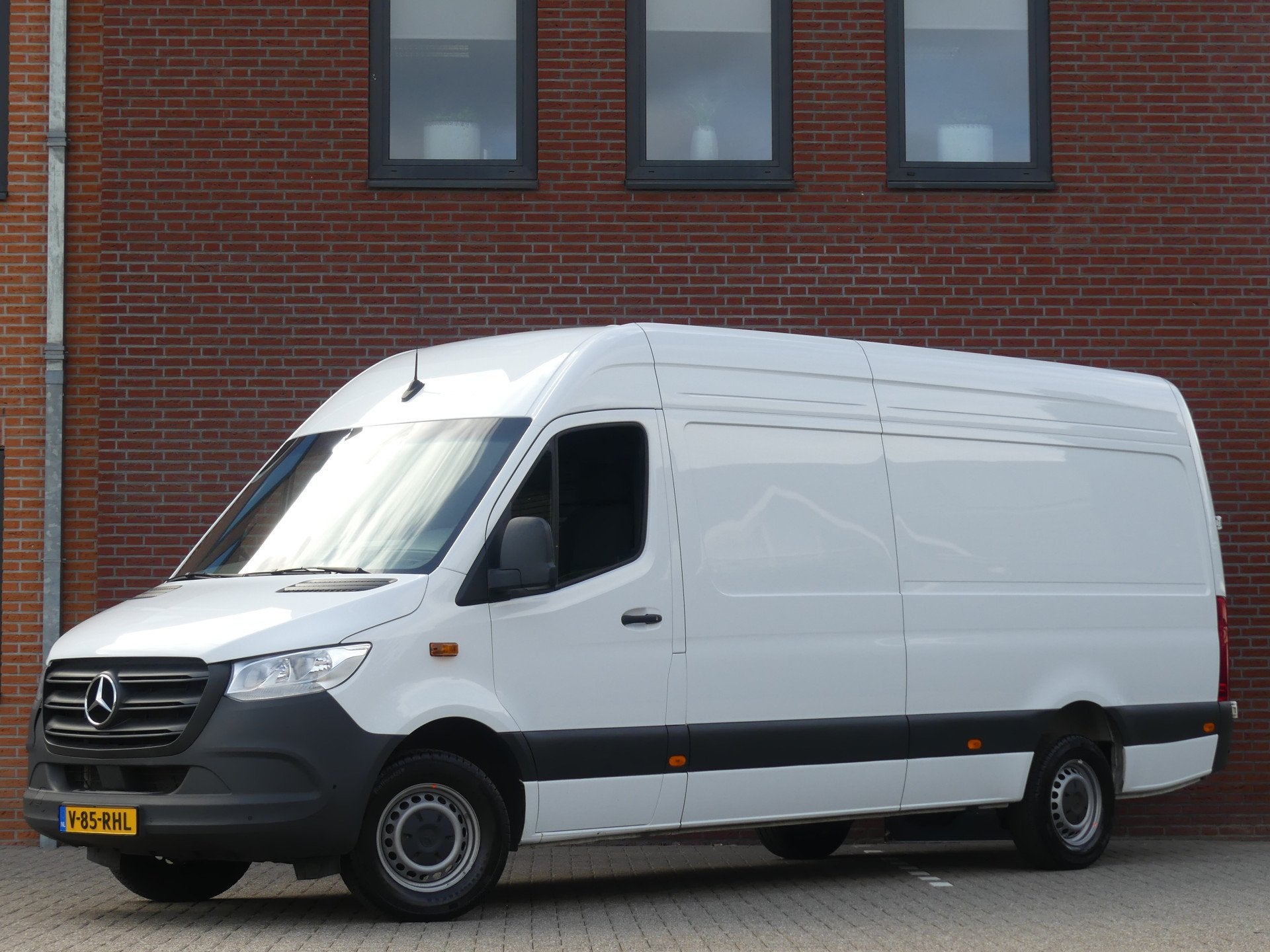 Mercedes-Benz Sprinter 317 CDI L3H2 Camera/PDC/Navigatie/Tre, Auto's, Automaat, Dealer onderhouden, Achterwielaandrijving, Gebruikt