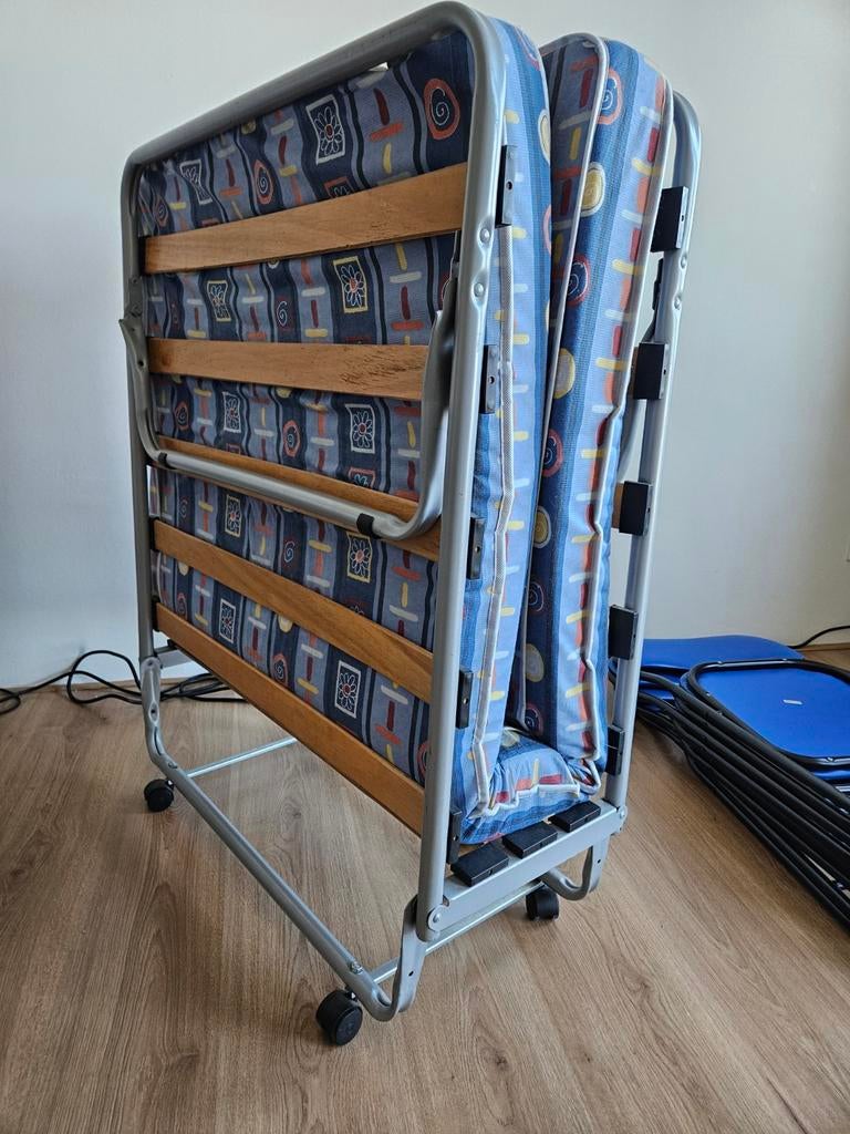 Opklapbed 80cm × 180cm met matras en beddengoed, Huis en Inrichting, Slaapkamer | Bedden, Ophalen, Gebruikt, Eenpersoons, 190 cm of minder