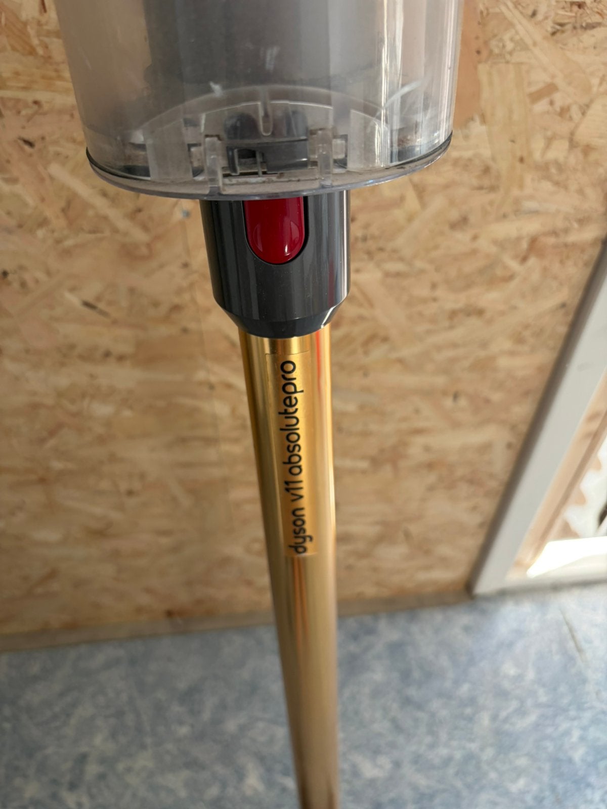 Dyson V11 absolute inc assecoires, Ophalen, Zo goed als nieuw