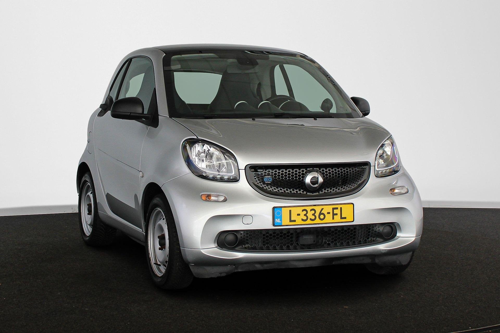 Smart ForTwo EQ Comfort 18 kWh Panoramadak Stoelverwarming C, Auto's, Automaat, Achterwielaandrijving, Zwart, 82 pk