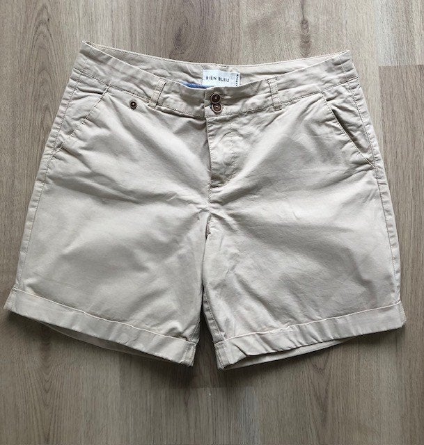 Bien Blue short maat M, ecru, Maat 38/40 (M), Kort, Beige, Ophalen of Verzenden