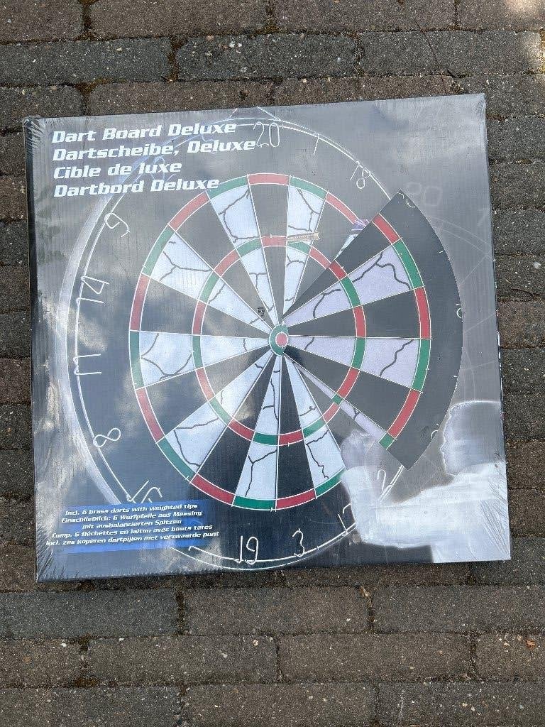 Dartbord Deluxe nieuw in doos, Sport en Fitness, Darts, Ophalen of Verzenden, Nieuw, Dartbord