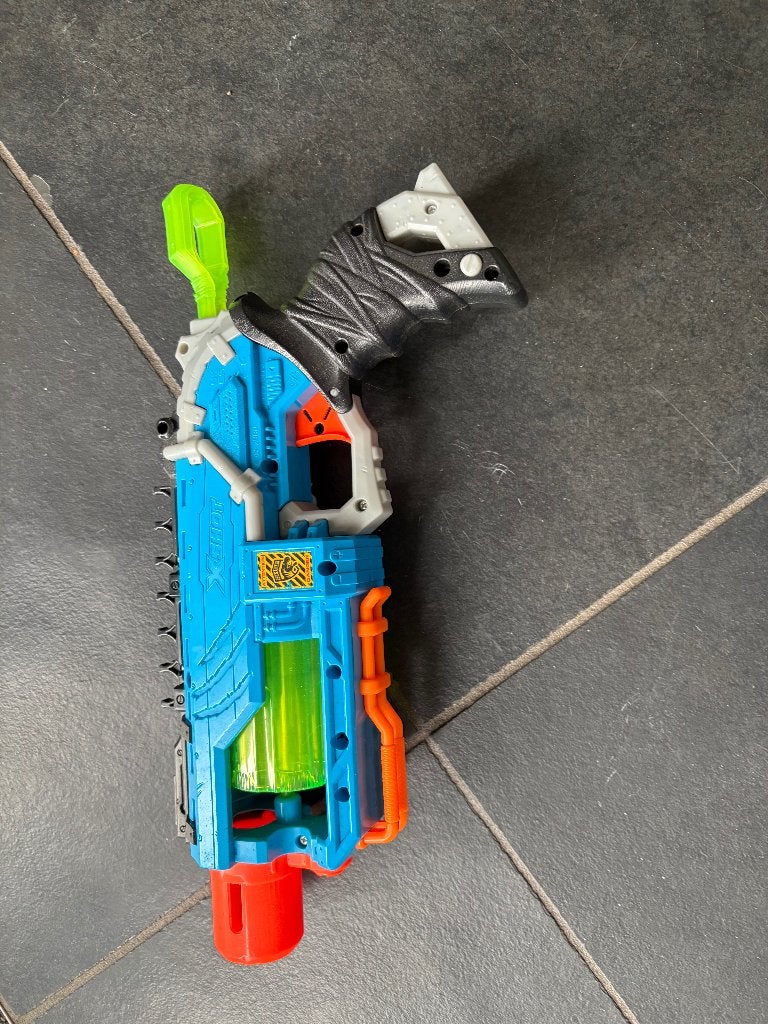 Nerf Blaster met pijltjes, Ophalen, Gebruikt