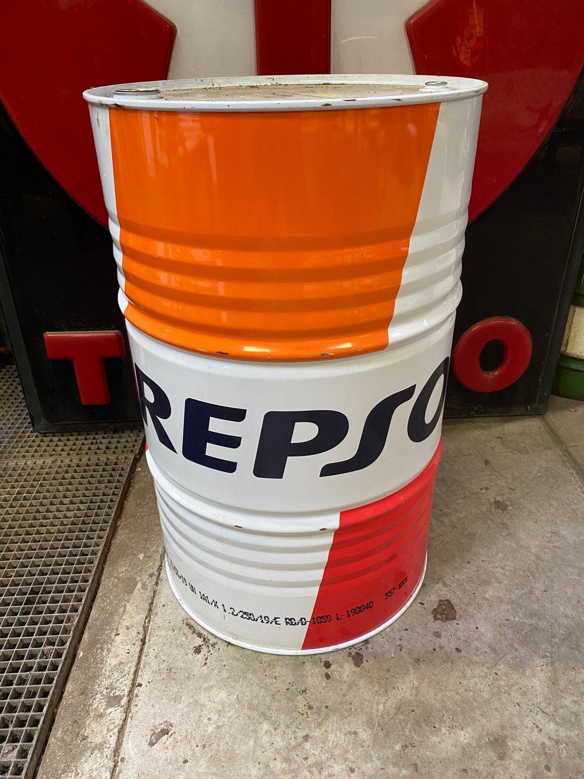 Stoer olievat Repsol 200ltr olievaten statafel, Ophalen, Nieuw