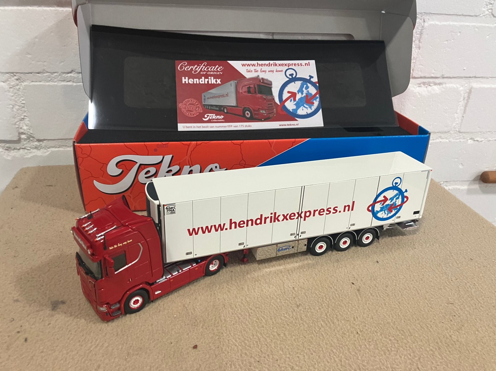 Tekno Hendrikxexpress, Hobby en Vrije tijd, Modelauto's | 1:50, Ophalen of Verzenden, Zo goed als nieuw, Bus of Vrachtwagen, Tekno