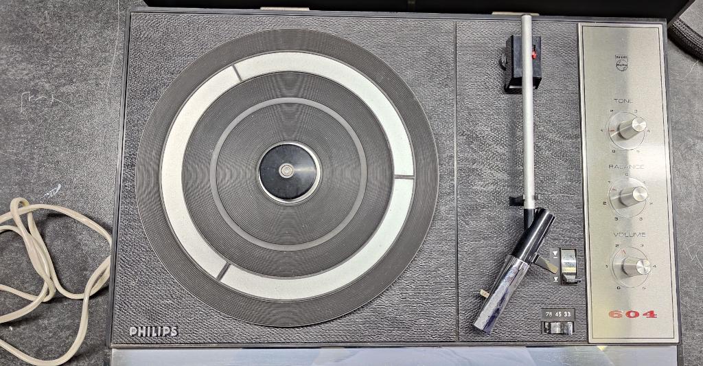 Philips 604 stereo draagbare platenspeler, Ophalen of Verzenden, Gebruikt, Platenspeler, Philips