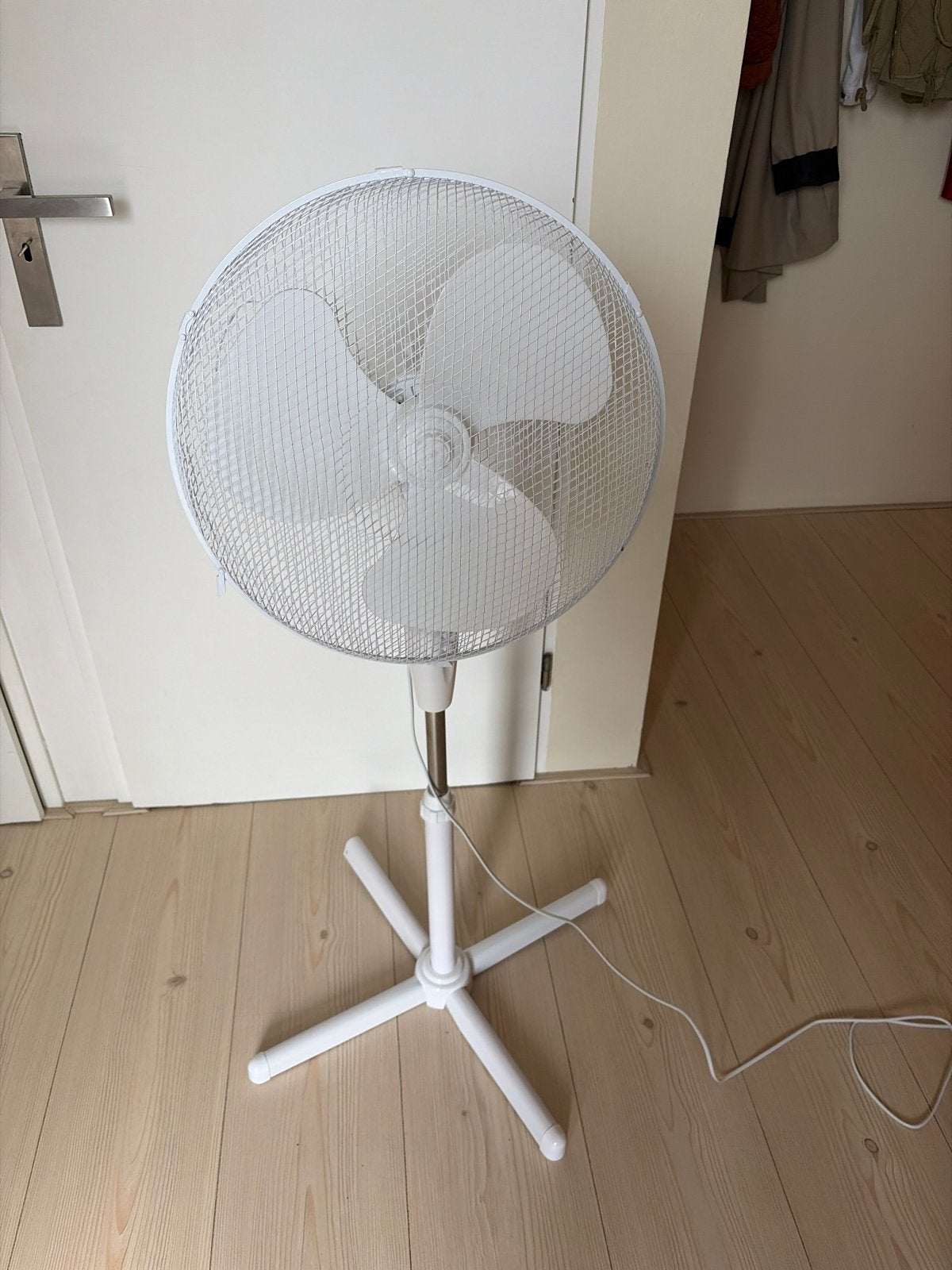 Witte Statiefventilator - Zo goed als nieuw, Ophalen, Zo goed als nieuw, Statiefventilator