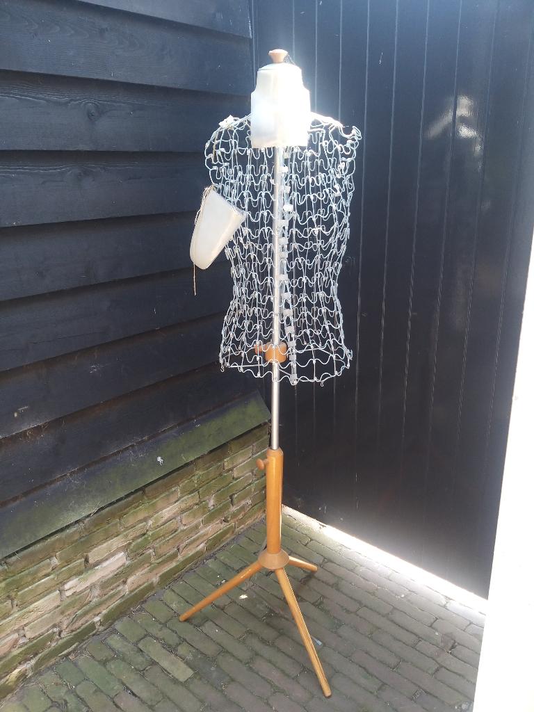 brocante draad paspop, Ophalen