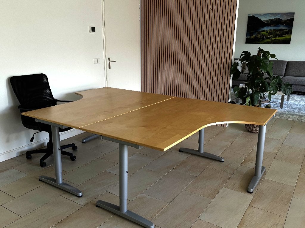 Hoek bureau in hoogte verstelbaar   €39 per bureau, Ophalen, 160 cm, Gebruikt, 120 cm