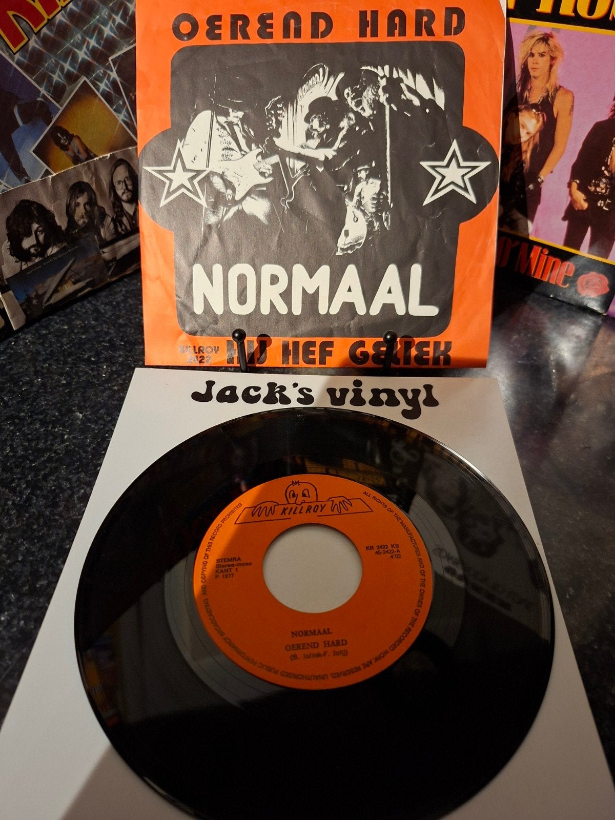 Normaal - Oerend Hard / hij Hef Geliek  1977, Gebruikt, 7 inch, Ophalen of Verzenden, Fotohoes