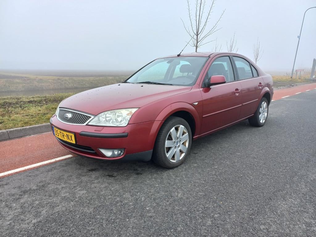 Ford Mondeo 1.8 16V AIRCO 2006 APK 05-02-2027!, Auto's, 125 pk, 4 cilinders, Mondeo, Origineel Nederlands