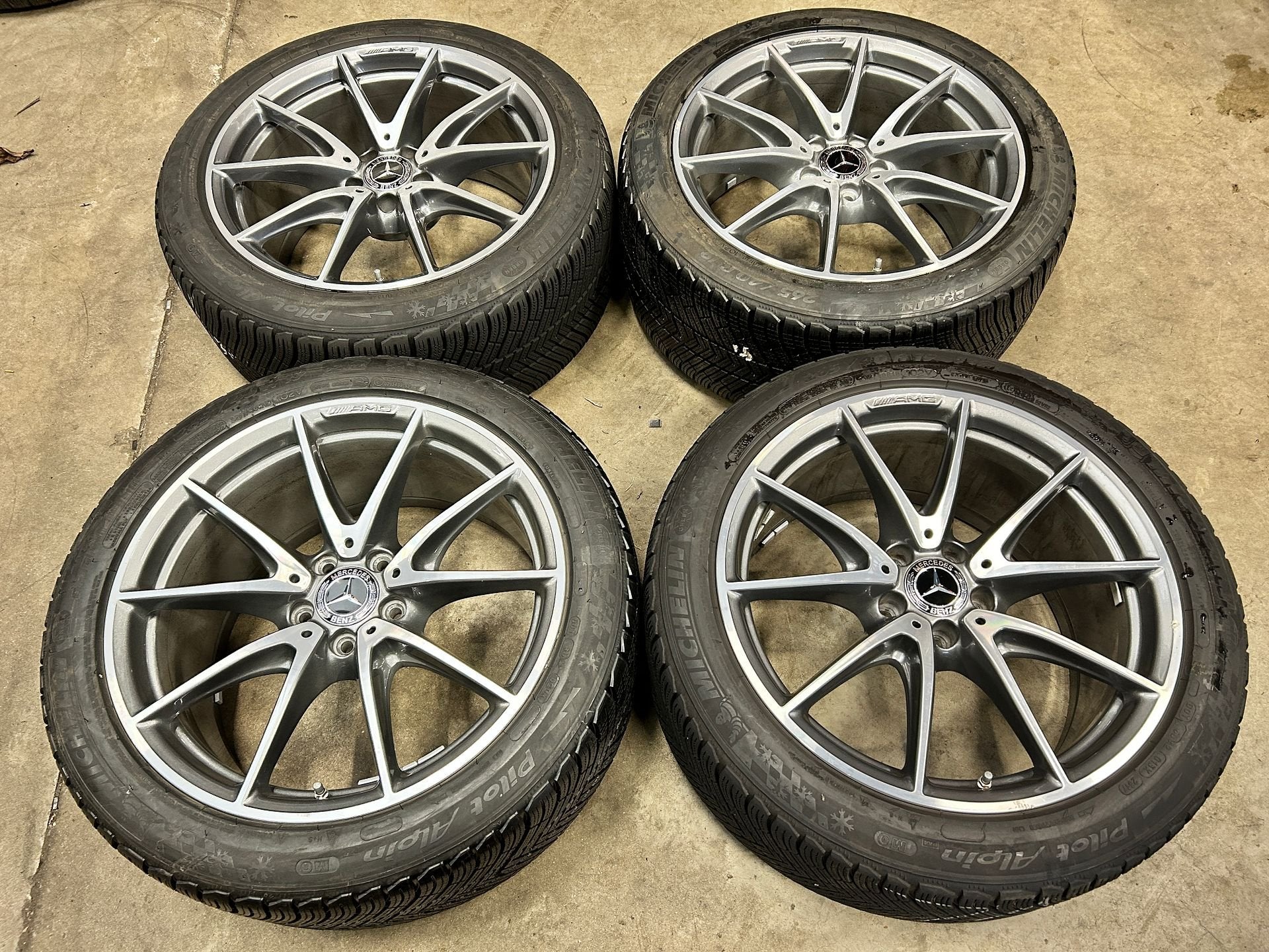 ✅ 19 inch originele E63 AMG velgen + winterbanden Mercedes, Auto-onderdelen, 19 inch, Gebruikt, -, 265 mm