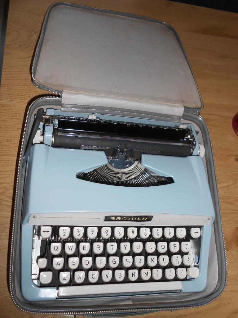 vintage brother typemachine lichtblauw met koffer, Ophalen of Verzenden, Gebruikt