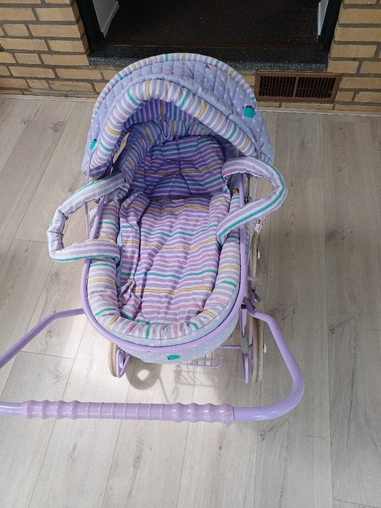 poppenwagen, merk Knorr, gratis af te halen in Mill, Kinderen en Baby's, Speelgoed | Poppen, Ophalen, Gebruikt, Babypop