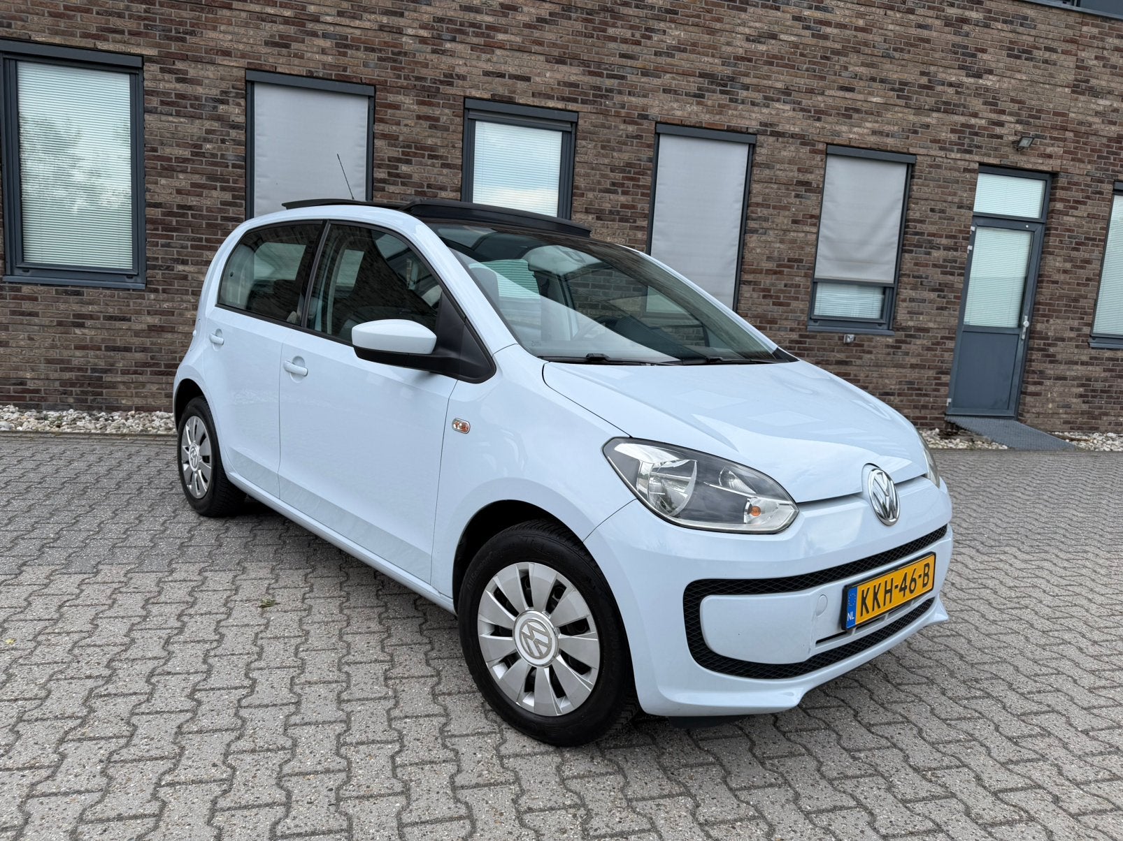Volkswagen Up! 1.0 75PK Airco Cruise PDC Panorama dak, Auto's, Volkswagen, Stof, Up!, 4 stoelen, Wit