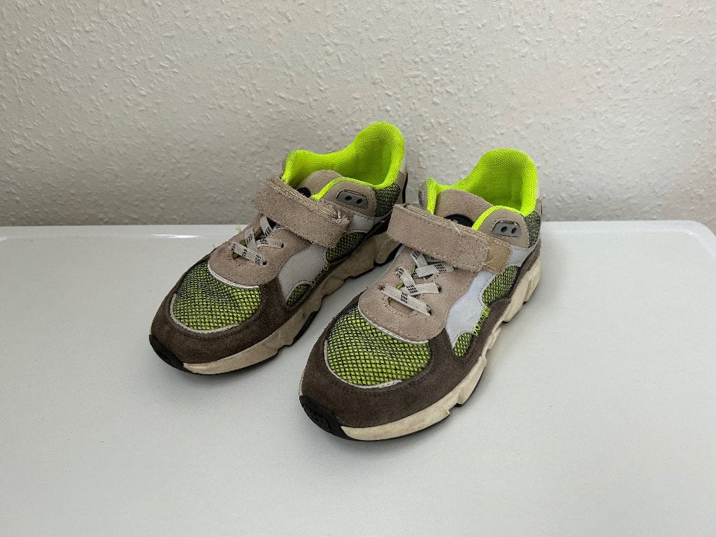 Te koop aangeboden leuke  stoere sneakers, maat 33, Gebruikt, Sportschoenen, Ophalen of Verzenden, Muyters