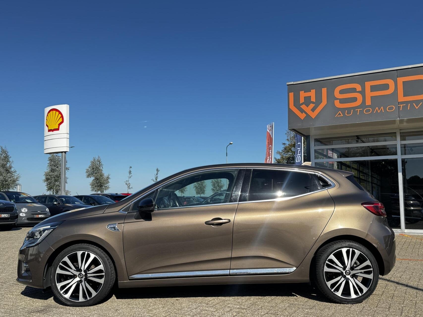 Renault Clio 1.0 TCe Initiale Paris|360° Cam|Bose|Leer|Carp, Auto's, Voorwielaandrijving, 101 pk, Gebruikt, 580 kg