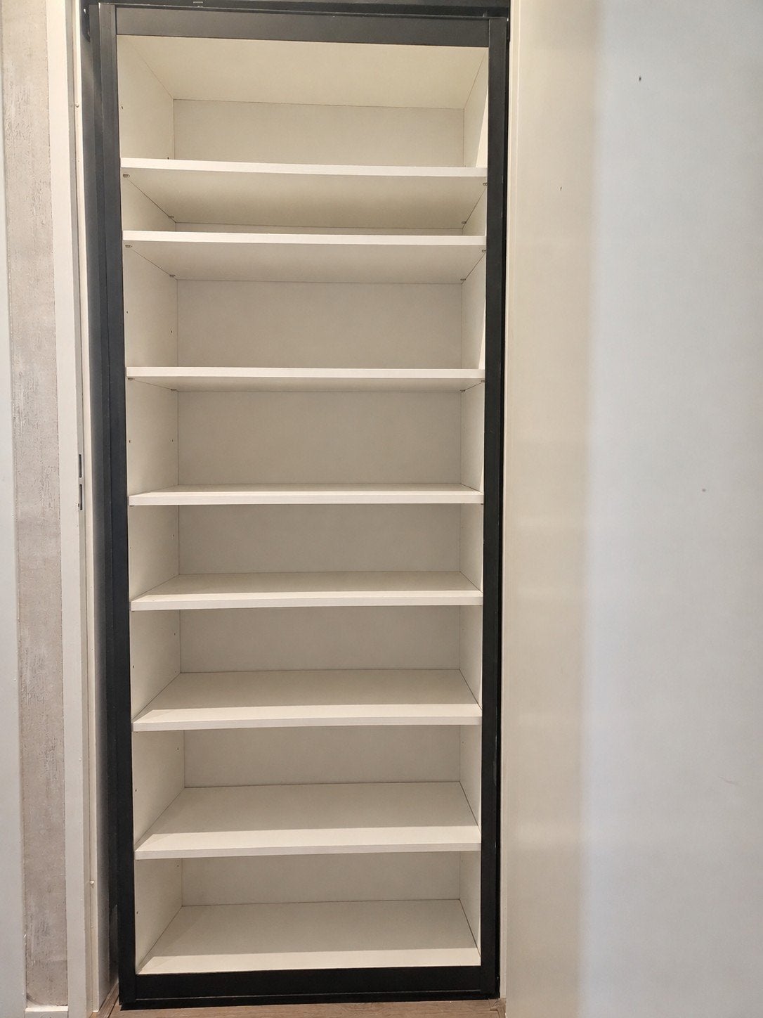 Praktische trapkast met planken - kast in kast, Ophalen, Met plank(en), Gebruikt, 200 cm of meer