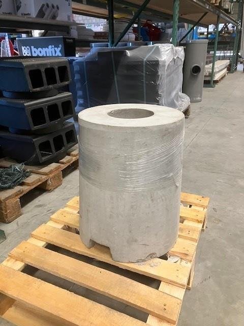 624. Fundatie betonblok rond L, Hobby en Vrije tijd, Ophalen, Nieuw
