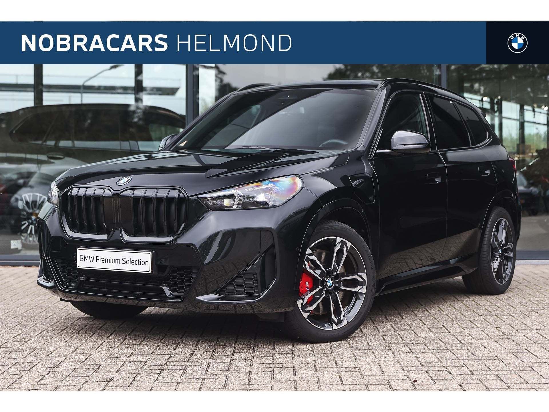 BMW X1 xDrive25e M Sport Automaat / Panoramadak / Sportstoel, Dealer onderhouden, Gebruikt, Zwart, Bedrijf