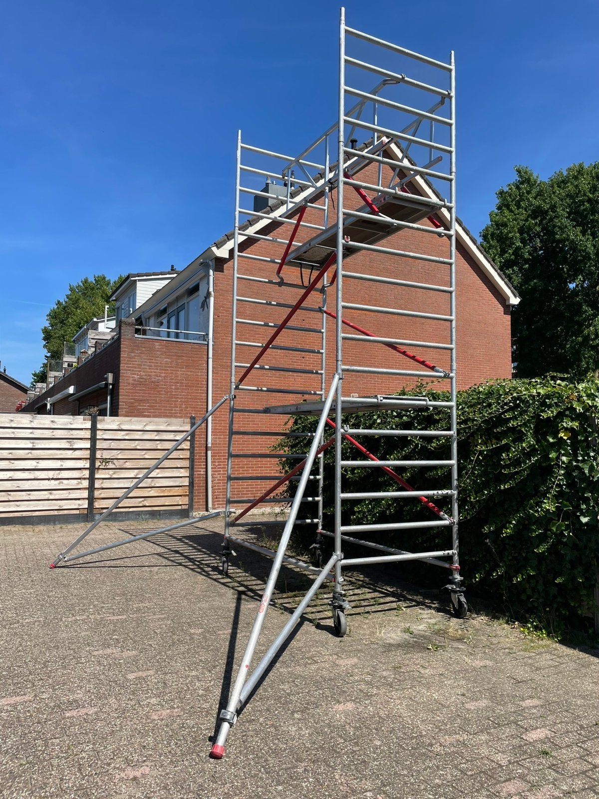 Breed rolsteiger werkhoogte 6 meter, Doe-het-zelf en Verbouw, Steigers, Ophalen, Zo goed als nieuw, Rolsteiger of Kamersteiger