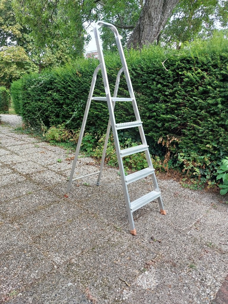 Huishouttrap alluminium, Ophalen, Gebruikt